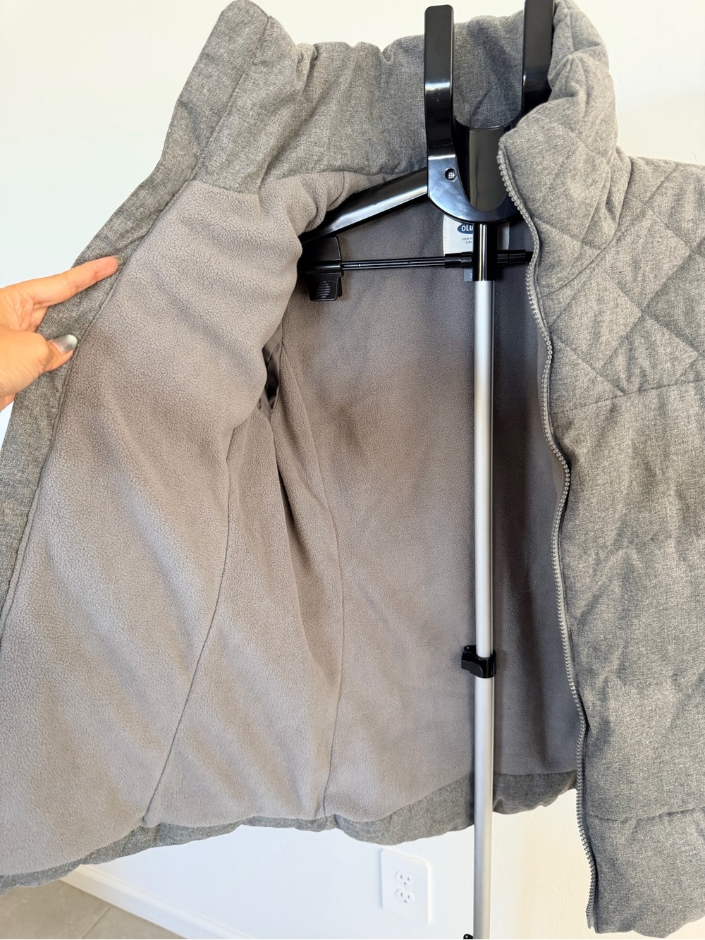 Old Navy Gray Quilted Women's Puffer Jacket - Picture 4 of 7